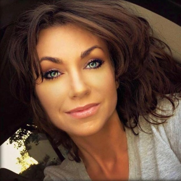 Meet your Posher, Dianna - Picture 1 of 8